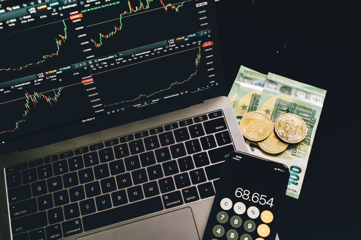 Four promising cryptocurrencies to consider for investment in 2023: MEMAG, MINA, FGHT, MANA